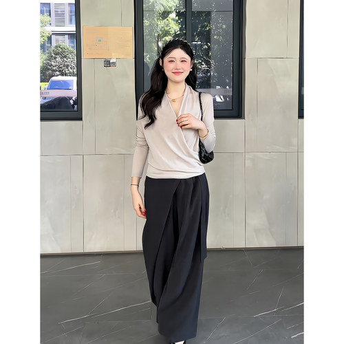 昕羽垚STUDIO慵懒风荡领长袖针织衫显瘦百搭打底上衣深灰色阔腿裤