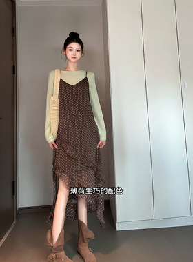 昕羽垚STUDIO 不规则设计感气质荷叶边长款连衣裙绿色打底衫套装