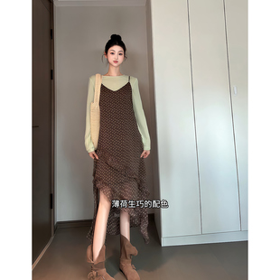 昕羽垚STUDIO 不规则设计感气质荷叶边长款连衣裙绿色打底衫套装