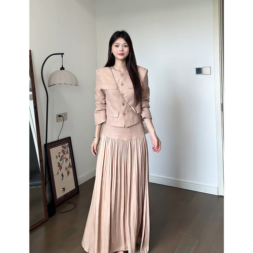 Wannvy up 轻奢高级百搭小香风外套上衣女高腰显瘦设计感半身裙子