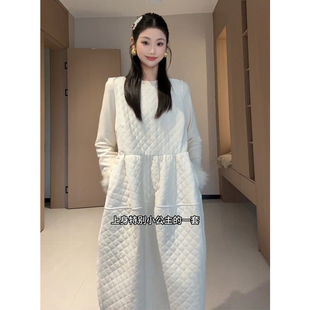 向晚意 STUDIO 冬季法式小香风无袖背心裙叠穿修身显瘦打底衫套装