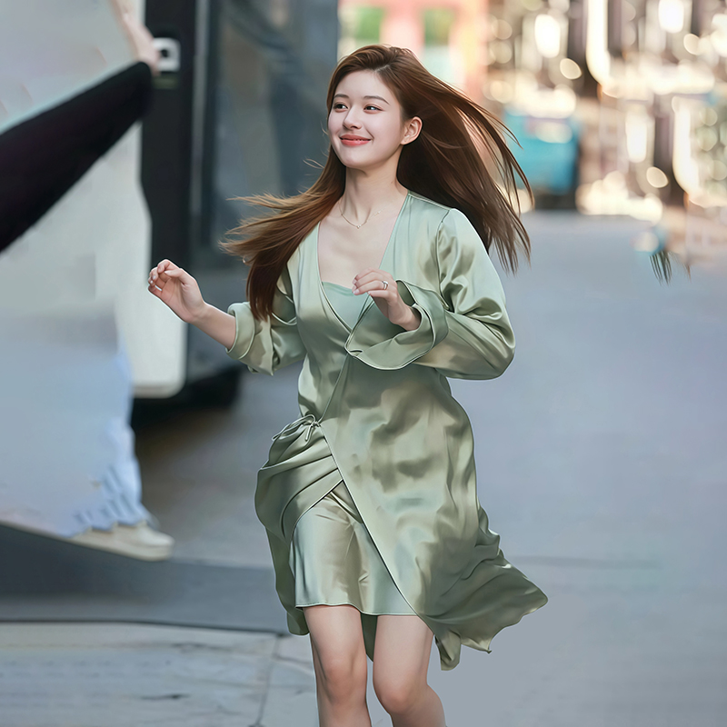 赵露思许我耀眼同款真丝睡衣性感纯欲风吊带睡裙外穿带胸垫家居服