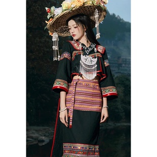 2025夏季云南布朗族女套装少数民族风服装拖尾旅游摄影