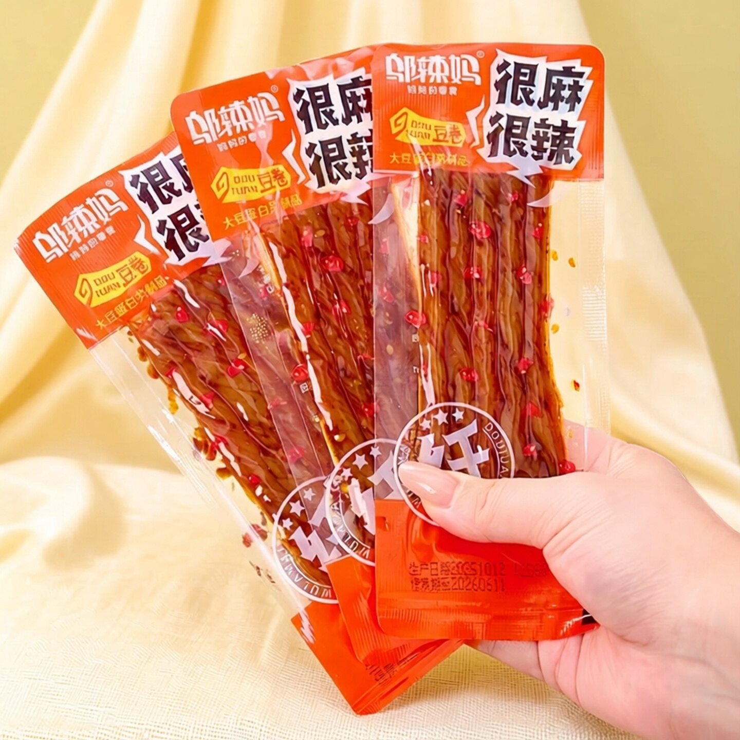 邬辣妈辣条儿时经典麻辣豆卷香辣豆腐干零食小包装休闲小吃零食品