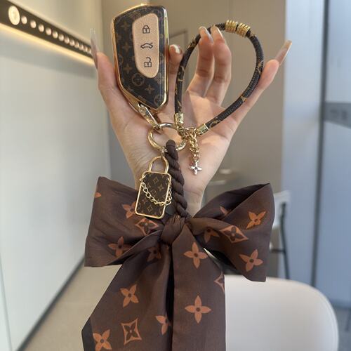 适用于大众钥匙套迈腾帕萨特CC速腾宝来途岳探岳朗逸车途观L扣壳