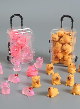 卡皮巴拉公仔树脂配件扮家家酒礼物行李箱模型车载桌面手工装饰摆