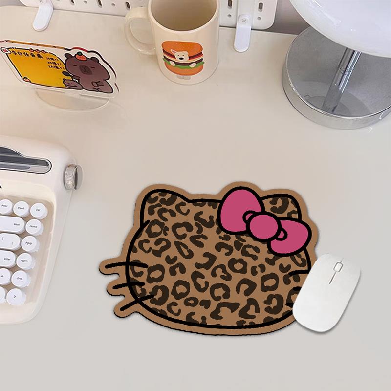 豹纹KT猫滑鼠垫可爱高颜值办公桌垫布面软垫游戏滑鼠垫吸水杯垫子
