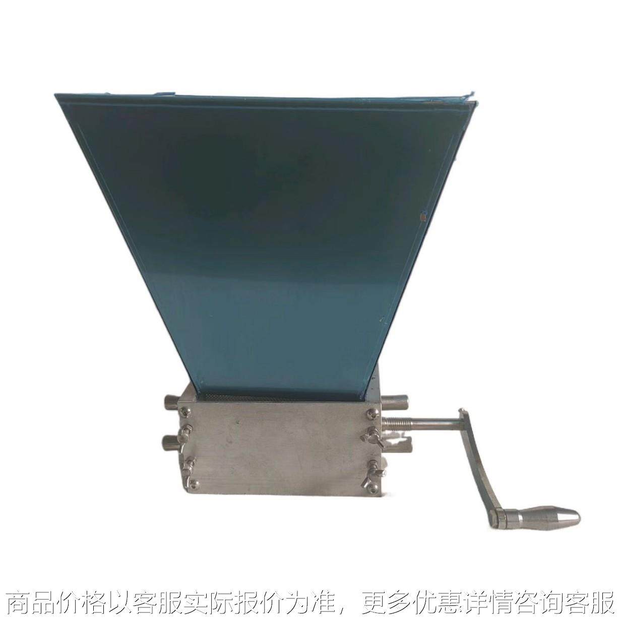 代洋集团 热销三辊手摇研磨机高效耐用结实 五谷杂粮碎破机颗粒家