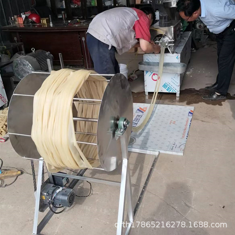 自熟干面皮机设备 特色美食麻酱干凉皮机操作指导