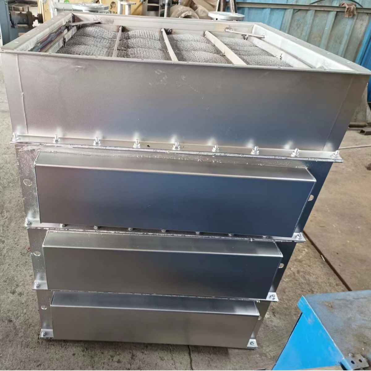 工厂车间不锈钢冷凝器 嵌入式表冷器增加传导效果304不锈钢表冷器