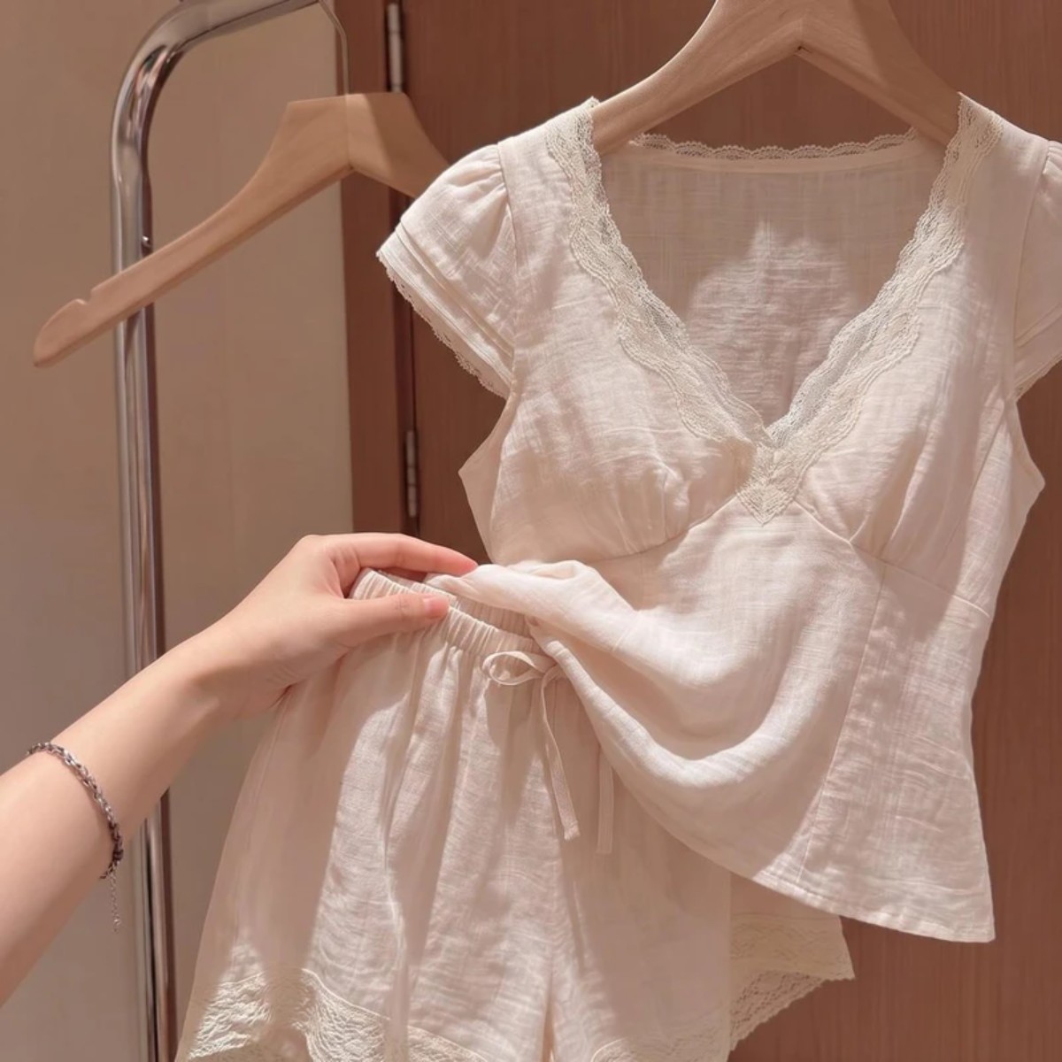 捷缘Jieyo少女花边V领短袖睡衣