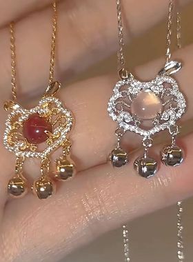 新中式小兔子平安锁项链女轻奢小众兔耳朵铃铛锁骨链闺蜜生日礼物