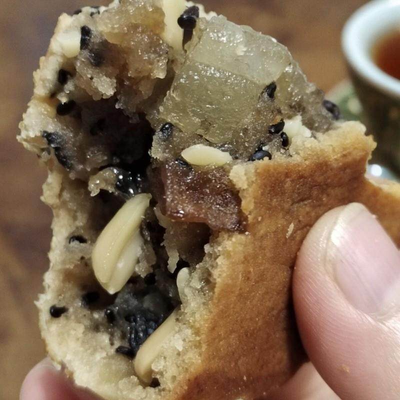 新鲜生产广西月饼正宗都安特产老式什锦五仁叉烧中秋月饼