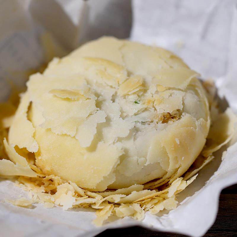 新货江苏特产苏式酥皮老式五仁月饼椒盐芝麻味传统糕点零食品