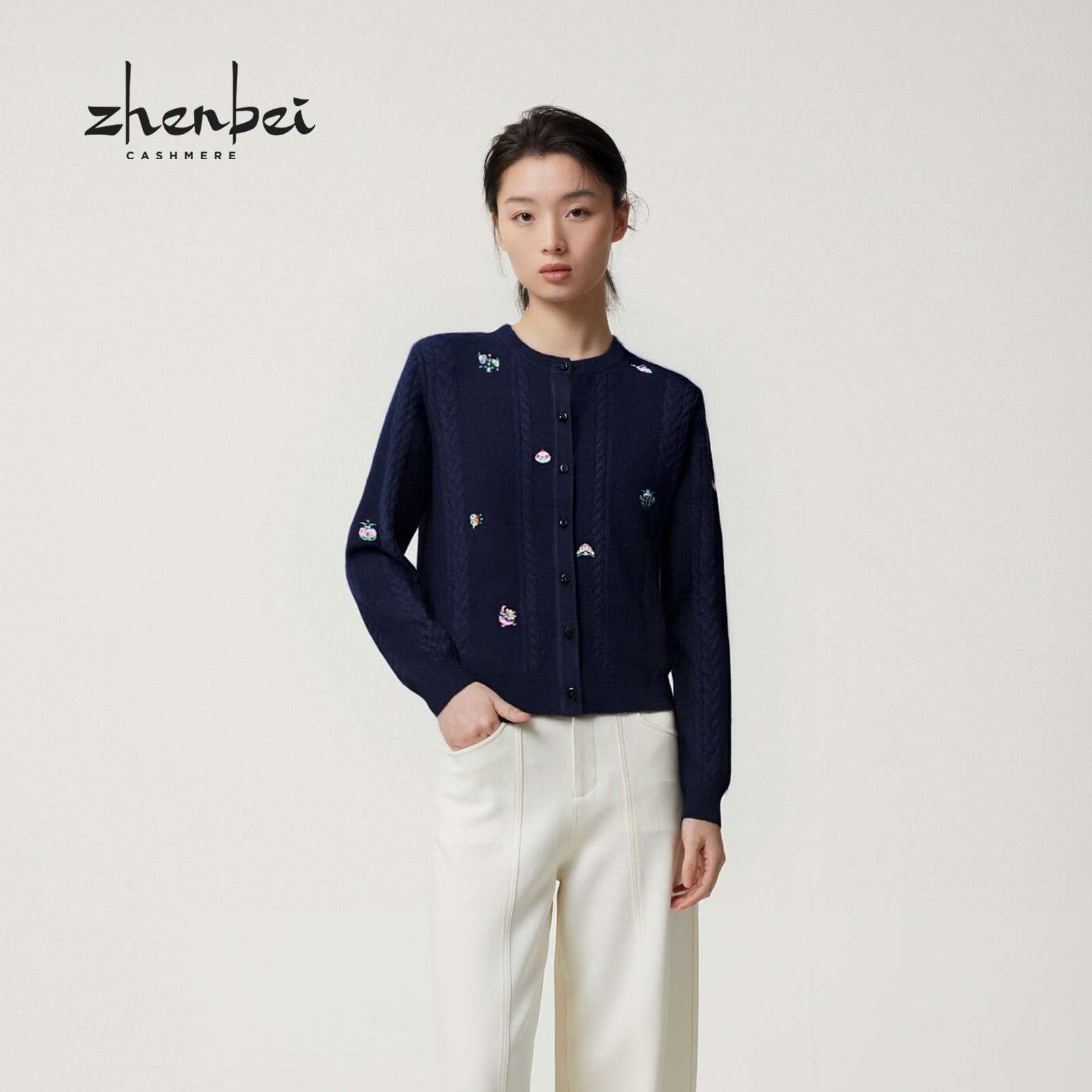 珍贝25年新款品纯山羊绒圆领绣花