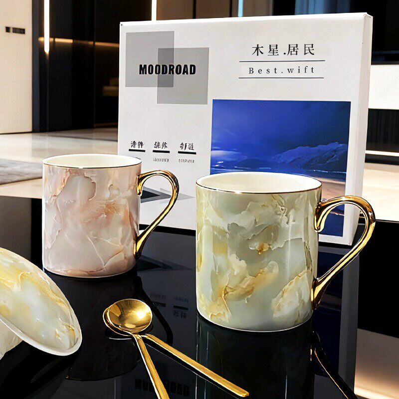 高颜值陶瓷马克杯带盖子个性情侣水杯对杯牛奶杯办公室家用茶杯礼