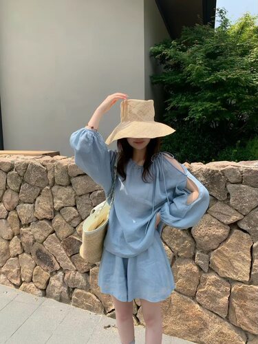 韩系度假风露肩长袖圆领上衣+短裤百搭简约温柔气质女装两件套装