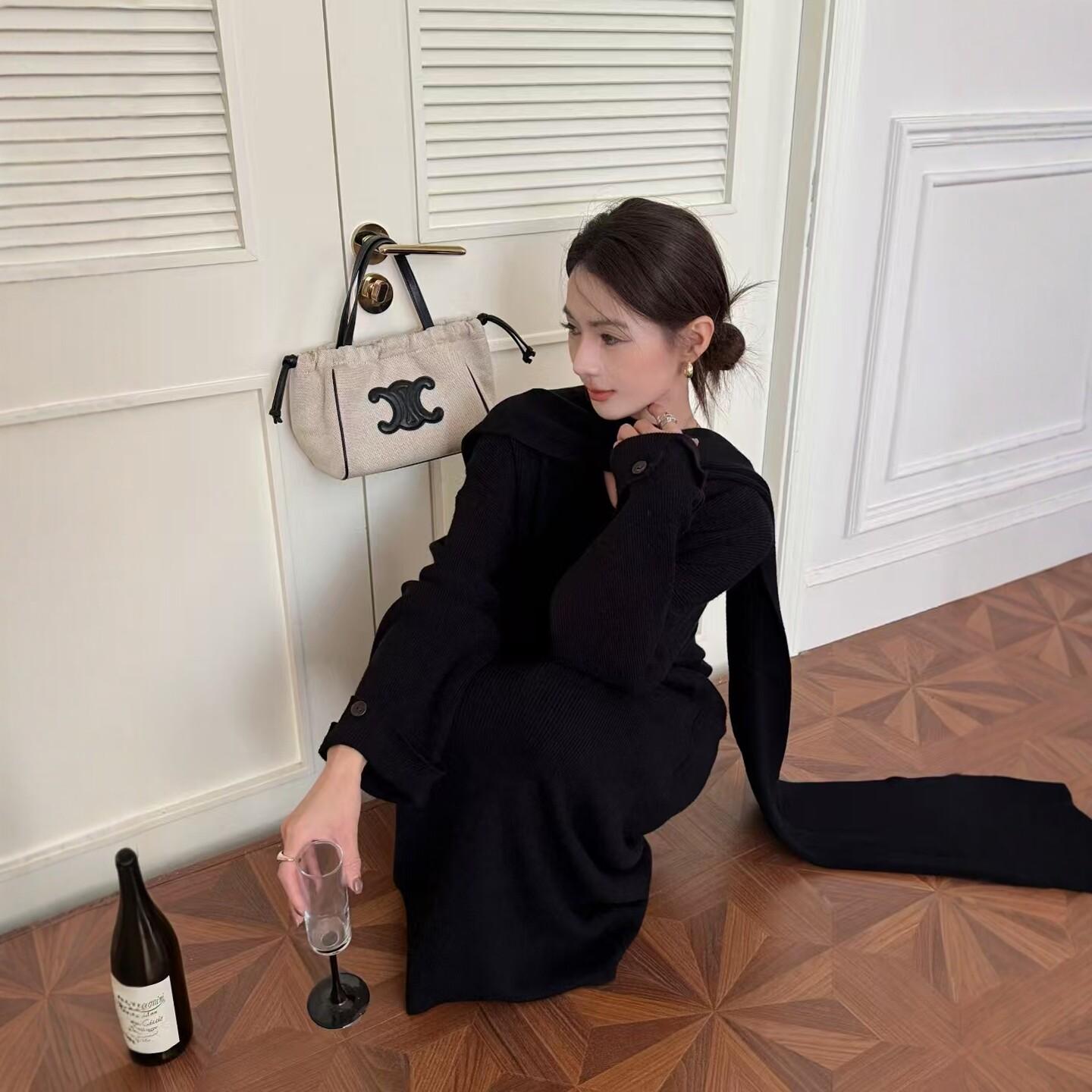 轻熟优雅风红色针织套装女2026秋冬高级感设计感围巾+长裙两件套