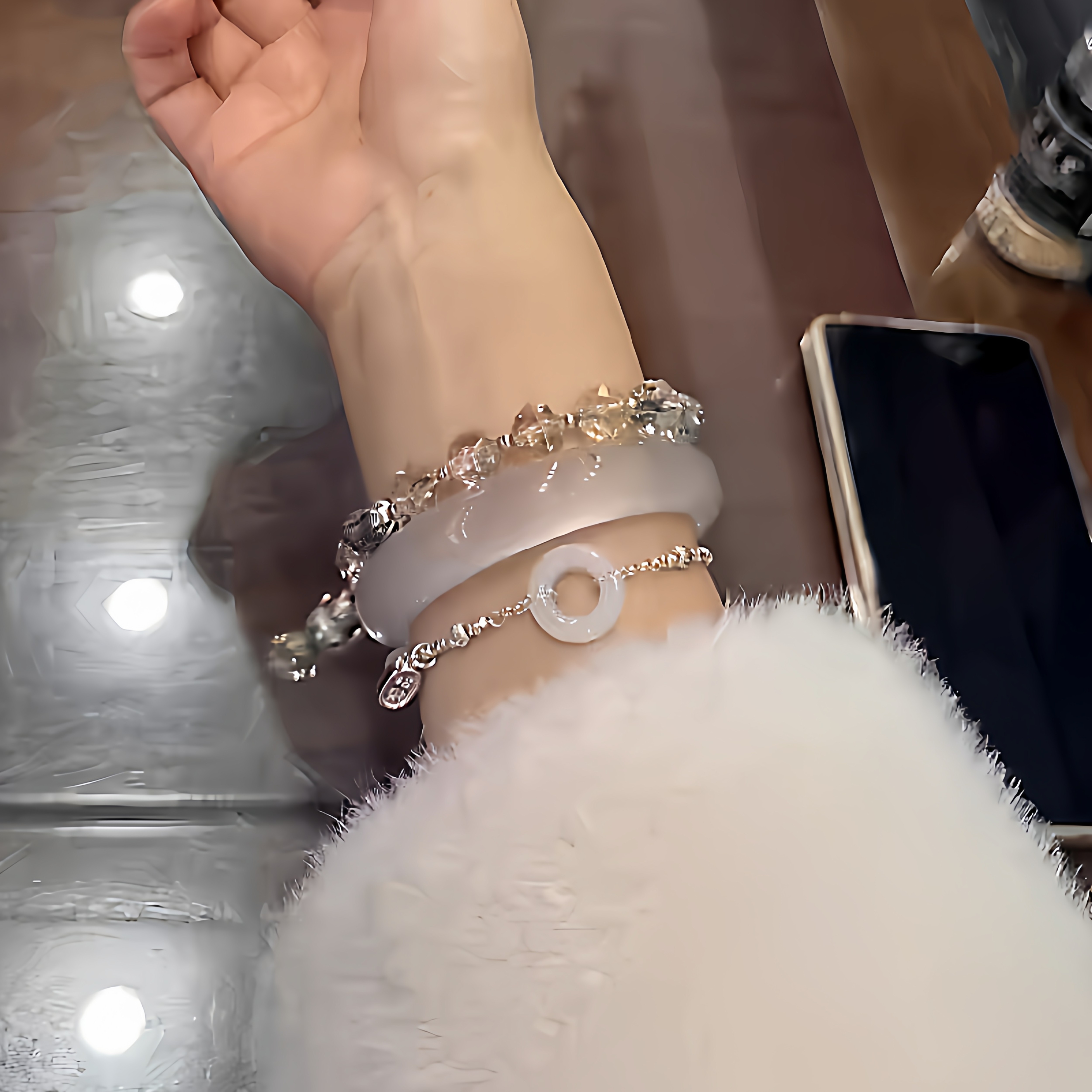 最相物"霜色系列"翡翠平替晴水石英岩玉手镯子冰种飘花真玉石处理