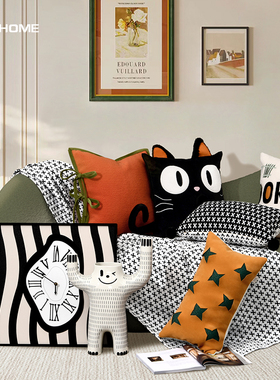 高端现代儿童沙发样板女孩房黑白橙色魔女宅急便主题抱枕床头靠垫