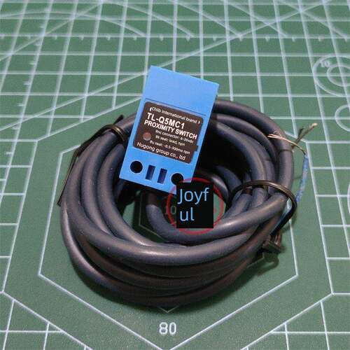TL-Q5MC1升级款沪工CHIIB方形接近开关C2 D1 D2 F1 Y1传感器OMKQN