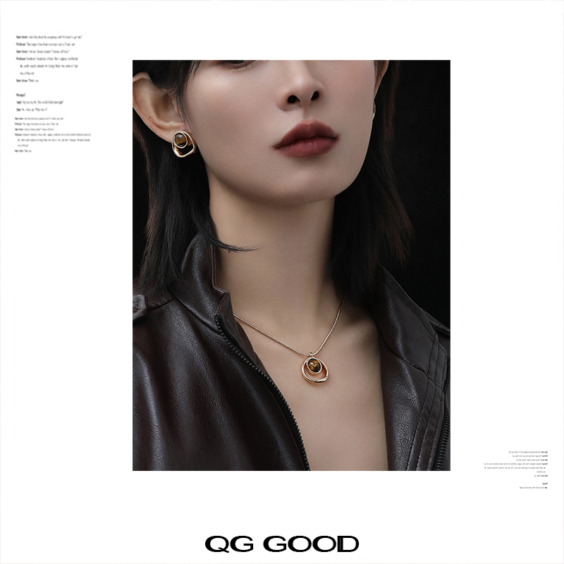 QG原创设计虎眼石项链女圆形吊坠2025新款爆款秋冬毛衣链配饰礼物