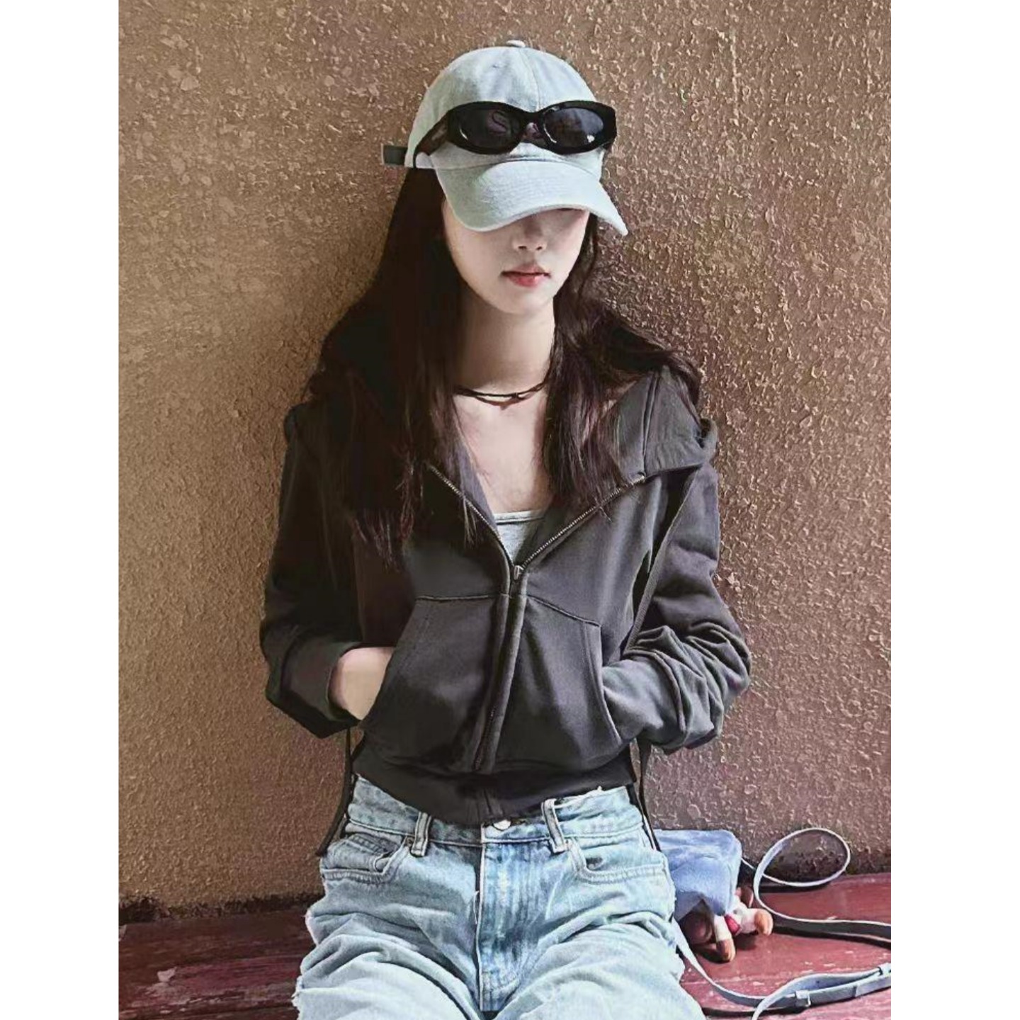 连帽拉链短款卫衣外套女秋冬季加绒加厚小个子百搭保暖深灰色上衣