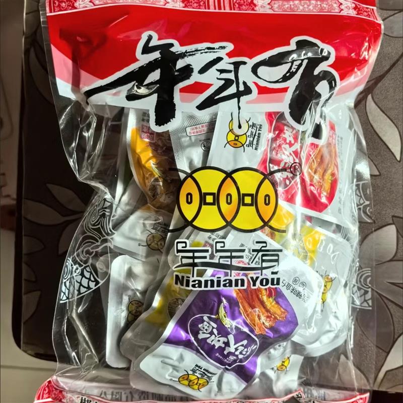 。东江大坝香辣鱼仔湖南郴州特产小鱼干鱼块毛毛鱼零食