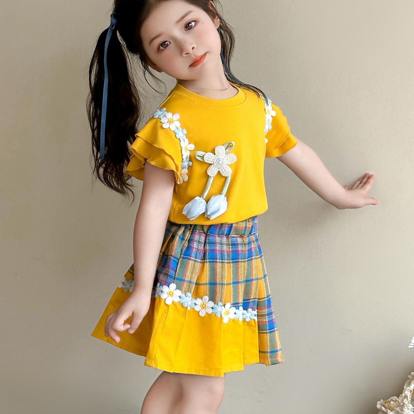 女童短袖格子百褶裙套装夏季2025新款立体花朵飞袖T恤时髦短裙潮