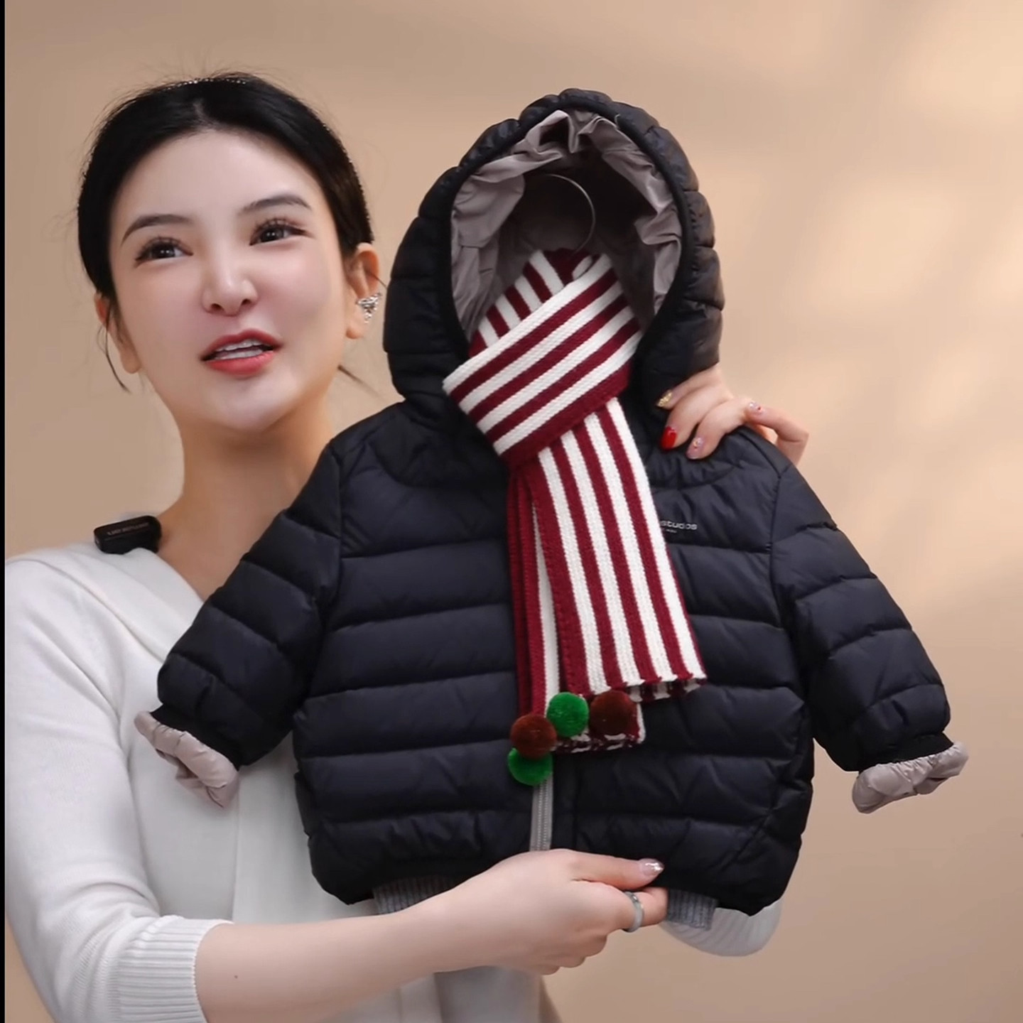 2025儿童轻薄连帽羽绒服加厚保暖