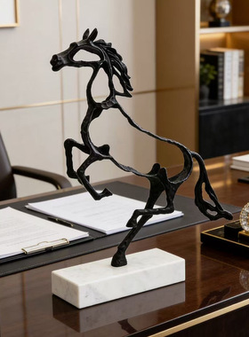 现代简约黑色金属马雕塑客厅玄关桌面摆件样板间酒店软装陈设饰品
