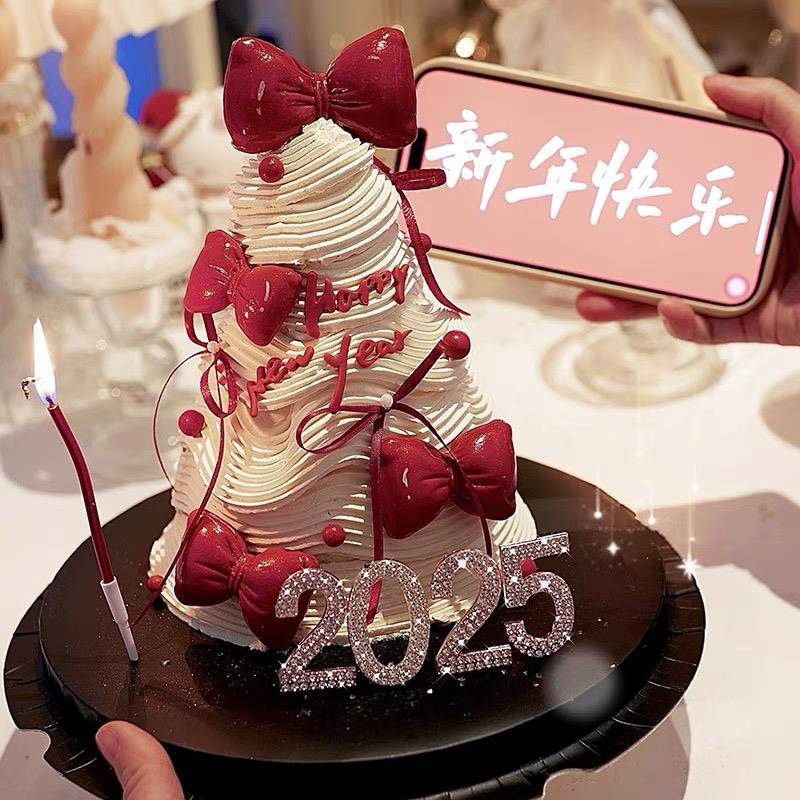 佳妍同款2025数字钻石跨年蛋糕装饰红色蝴蝶结摆件新年除夕夜插牌