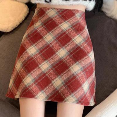 复古红色格子毛呢半身裙女秋冬款2025新款防走光高腰a字包臀短裙