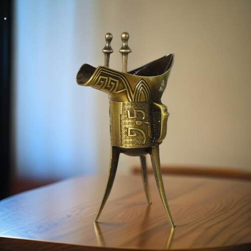 皇帝杯子古代酒杯三足鼎杯仿古梦回大唐爵杯青铜秦朝乾隆酒樽摆件