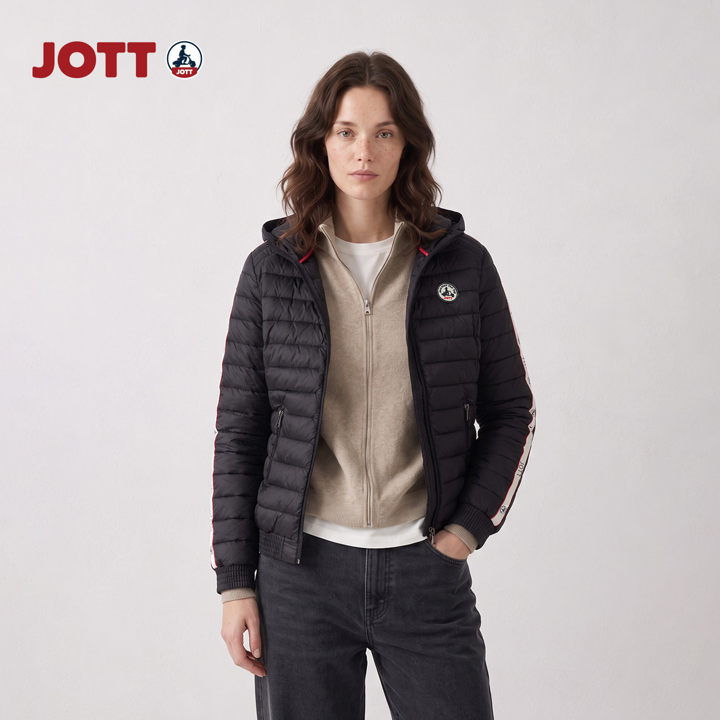 JOTT/轻薄排骨羽绒服 简约休闲长袖连帽短款外套 女士秋冬款
