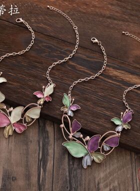 新款彩色画油蝴蝶项链 几何镂空蝴蝶飞舞女士高级感百搭颈链