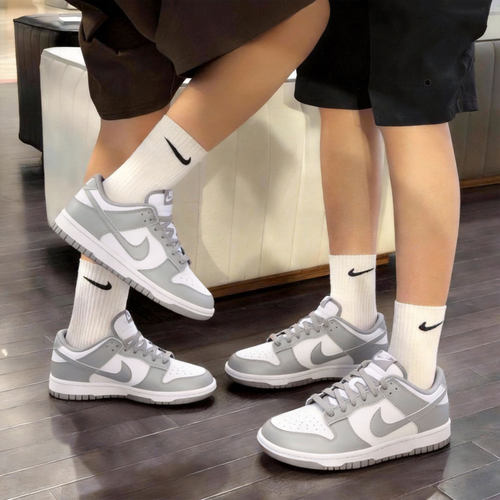 耐克新款白灰低帮板鞋DUNK
