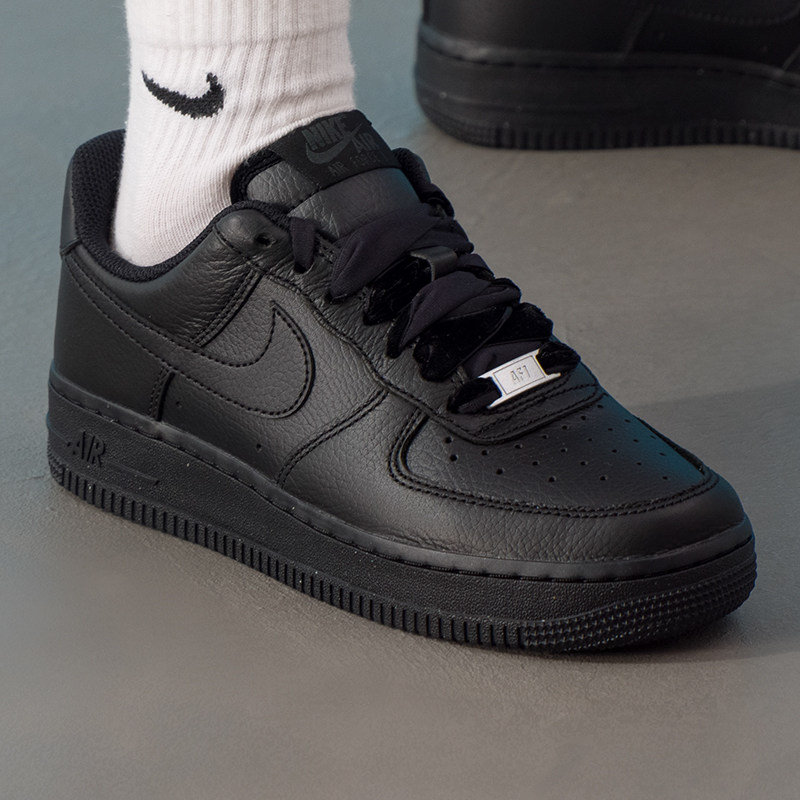 耐克（NIKE）女鞋冬季新款W AIR FORCE 1 07 VINTAGE运动鞋训