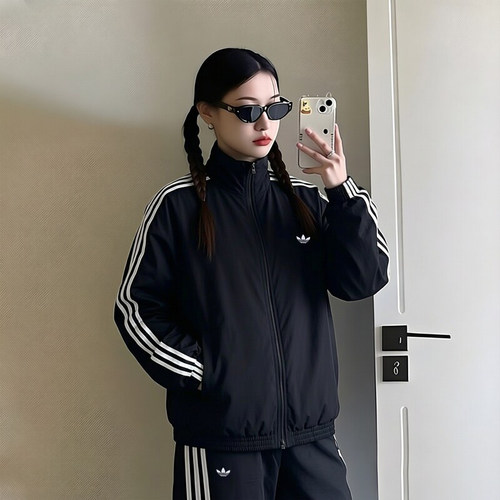 阿迪达斯三叶草女新款运动夹克