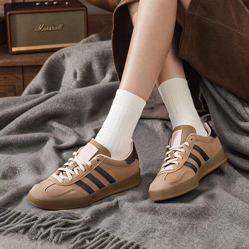 adidasGazelle女低帮德训鞋