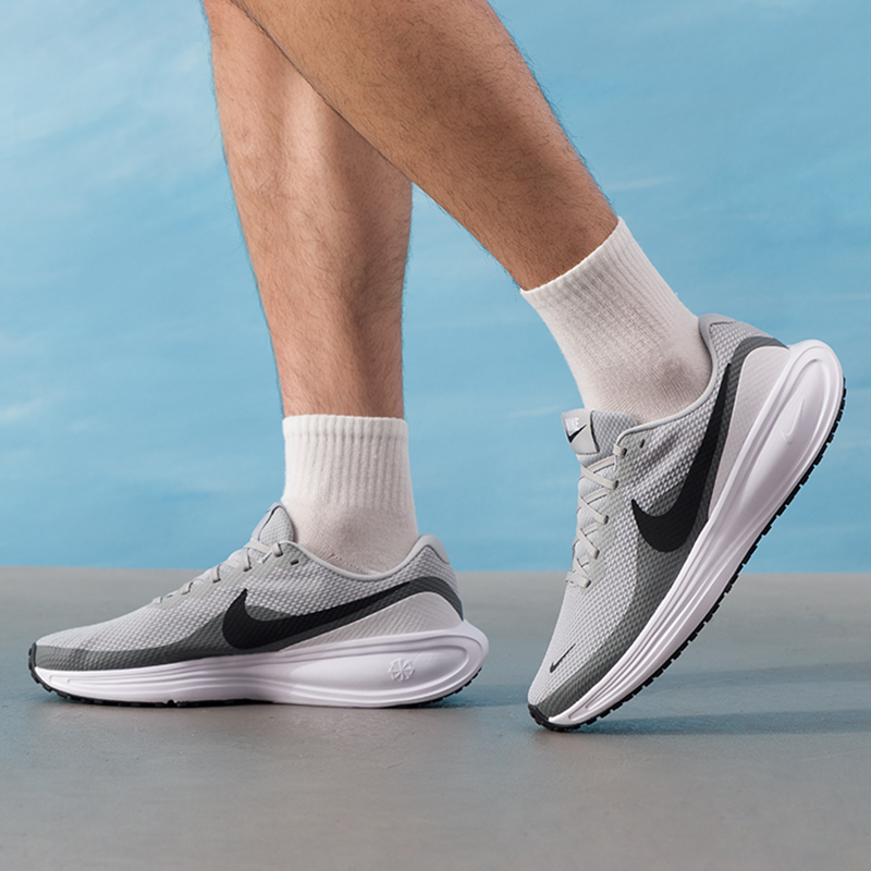 耐克男鞋2025夏新款REVOLUTION8跑步鞋透气轻便缓震运动鞋 HJ91