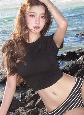 《辣妹bikini》酷黑辣妹条纹比基尼抹胸搭经典黑色棉T恤度假泳衣