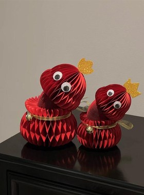 2025可爱小蛇蛇年摆件红色脖子可拉伸春节桌面装饰品摆件过年年货