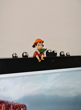 治愈小梅显示器装饰公仔办工桌面屏幕可爱小煤球玩偶饰品