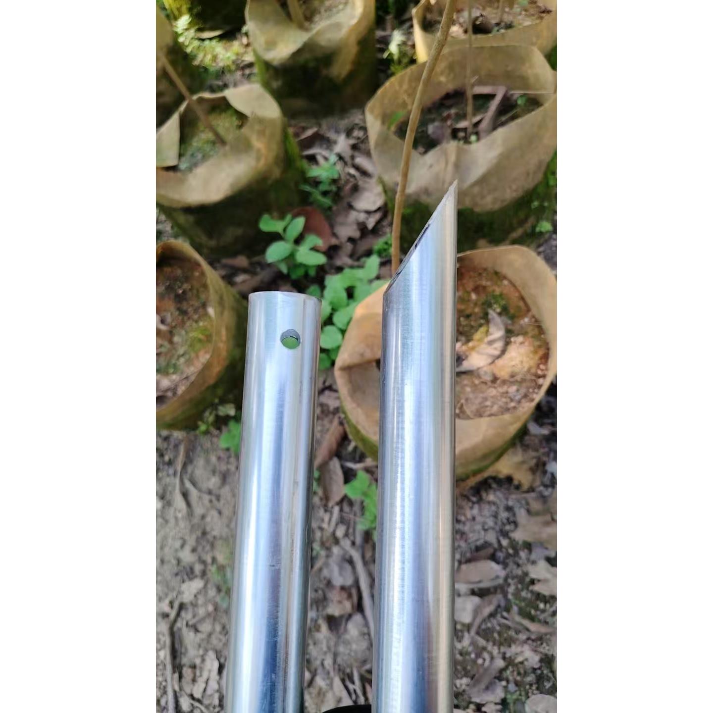 尖头带孔立柱铁丝网围栏杆牛栏网直型钢管热浸镀锌不生锈空心立柱图片