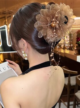 牡丹花羽毛流苏抓夹女2025新款发夹后脑勺显发量鲨鱼夹子原版发卡