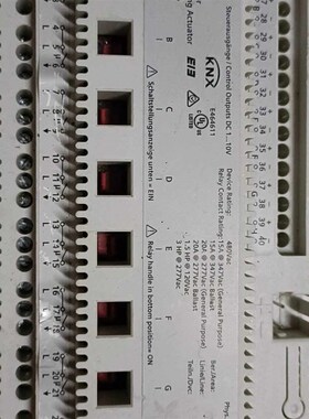 5WG1526-1EB02调光智能模块。成色如图