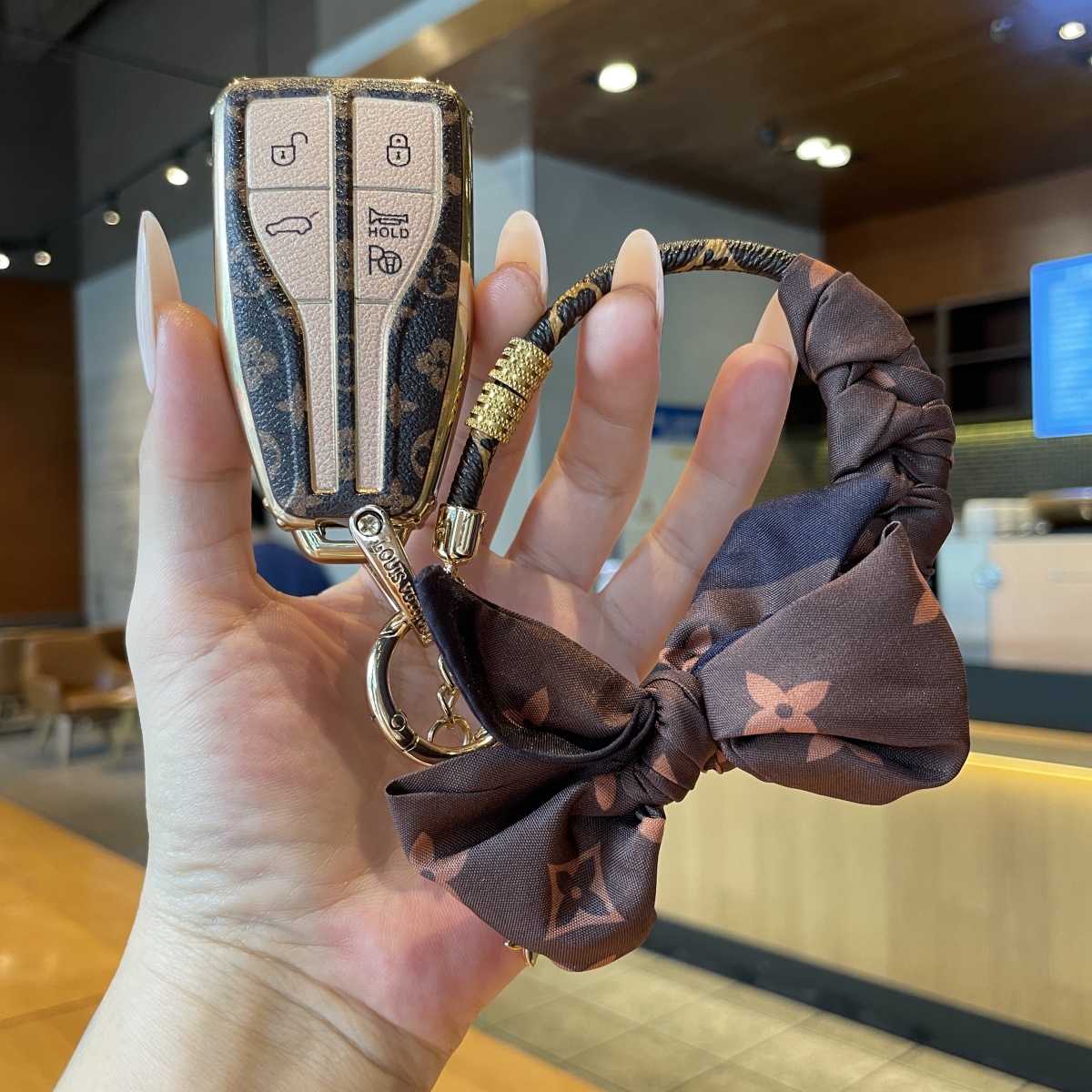 适用25款红旗H5钥匙套H9/E-HS9/hs5/hs7/h6/hs3汽车高档扣壳包男