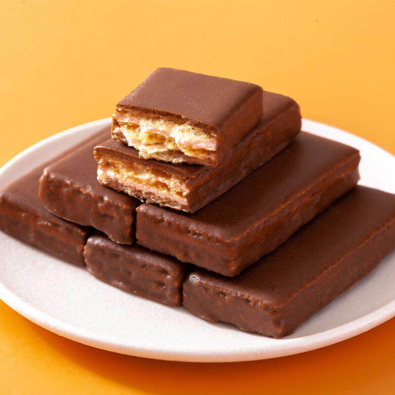 新爆浆草莓巧克力威化饼干夹心坚果巧克力棒能量棒零食