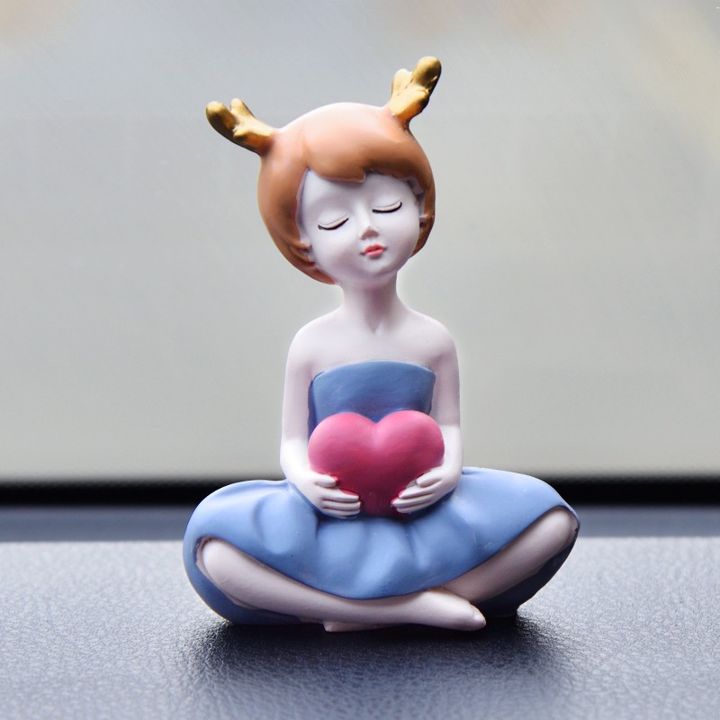 车载中控台摆件车内创意高档汽车装饰品内饰女孩卡通可爱车上用品